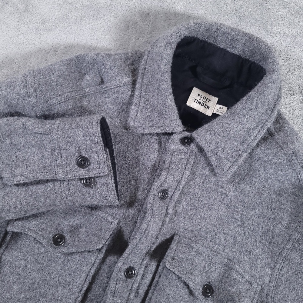 Flint and Tinder Wool Shirt Jacket Men Medium Gray Boiled Wool Dual Flap Pockets